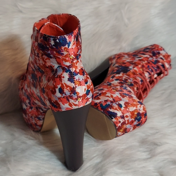 Womens Floral  Booties Sz 8.5 - Picture 4 of 7